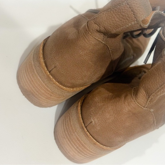 Lucky brand brown lace up ankle boot/ bootie ❤️ - Picture 5 of 7